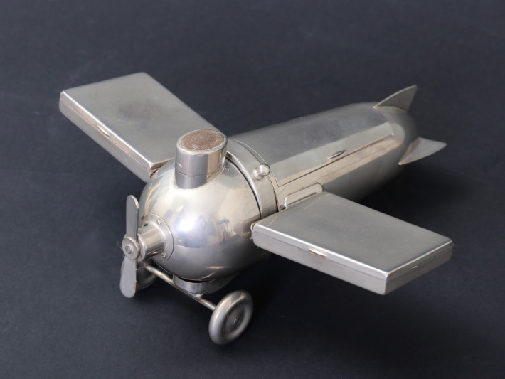 For sale: AVION MONOPLAN ARTDECO  NECÉSSAIRE POUR FUMEUR