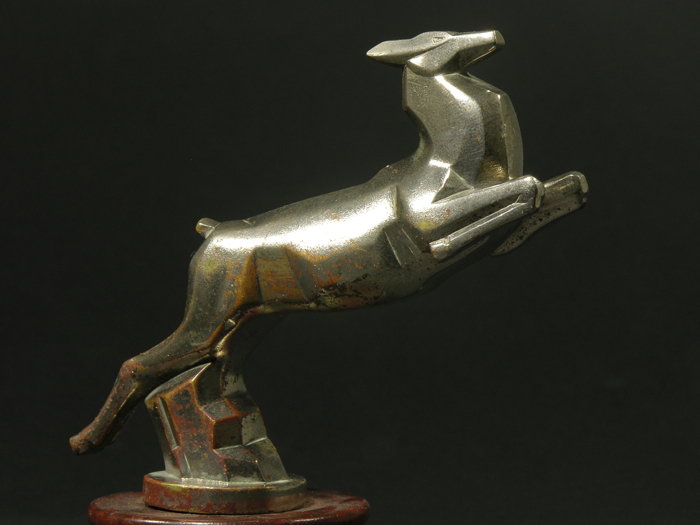 For sale: MASCOTTE EN BRONZE LE CHEVREUIL BONDISSANT