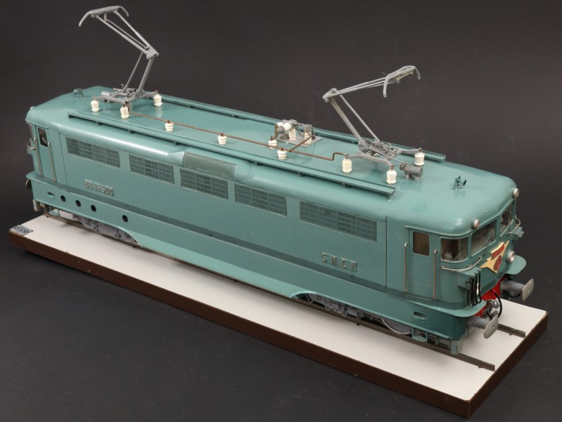 For sale: LOCOMOTIVE BB 16500 GRANDE  MAQUETTE ARMA  échelle 1/20e