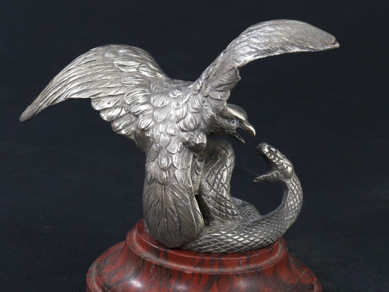 For sale: MASCOTTE AUTOMOBILE LE COMBAT AIGLE ET LE SERPENT