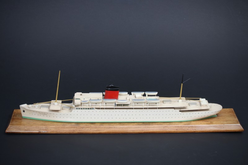 For sale: PAQUEBOT COLOMBIE Cie Générale Transatlantique MAQUETTE D'AGENCE