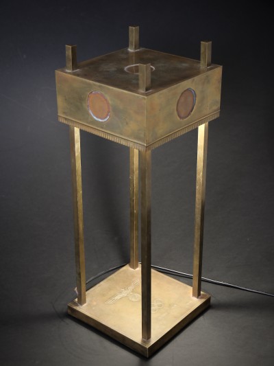 For sale: LAMPE JEUX OLYMPIQUE BERLIN 1936 - STYLE BAUHAUS- BRONZE ET LAITON