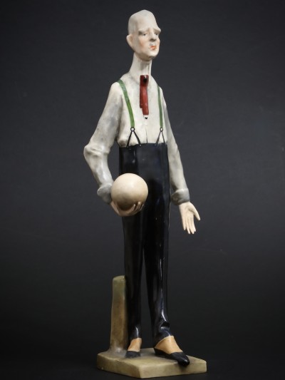 For sale: LE JOUEUR DE BOWLING - MAGNIFIQUE CERAMIQUE ROYAL DUX