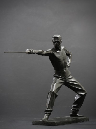 For sale: LE SABREUR - BRONZE AVEC PATINE BRUNE