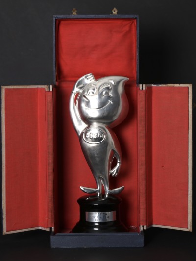 For sale: ESSO GOUTTE HUILLE ARGENT GRAND TROPHEE EN ARGENT  VESPA  AVEC SON COFFRET 1