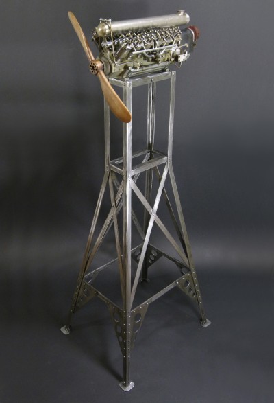 For sale: MODELE REDUIT ETUDE MOTEUR D AVION V-12 OPERATIONNEL