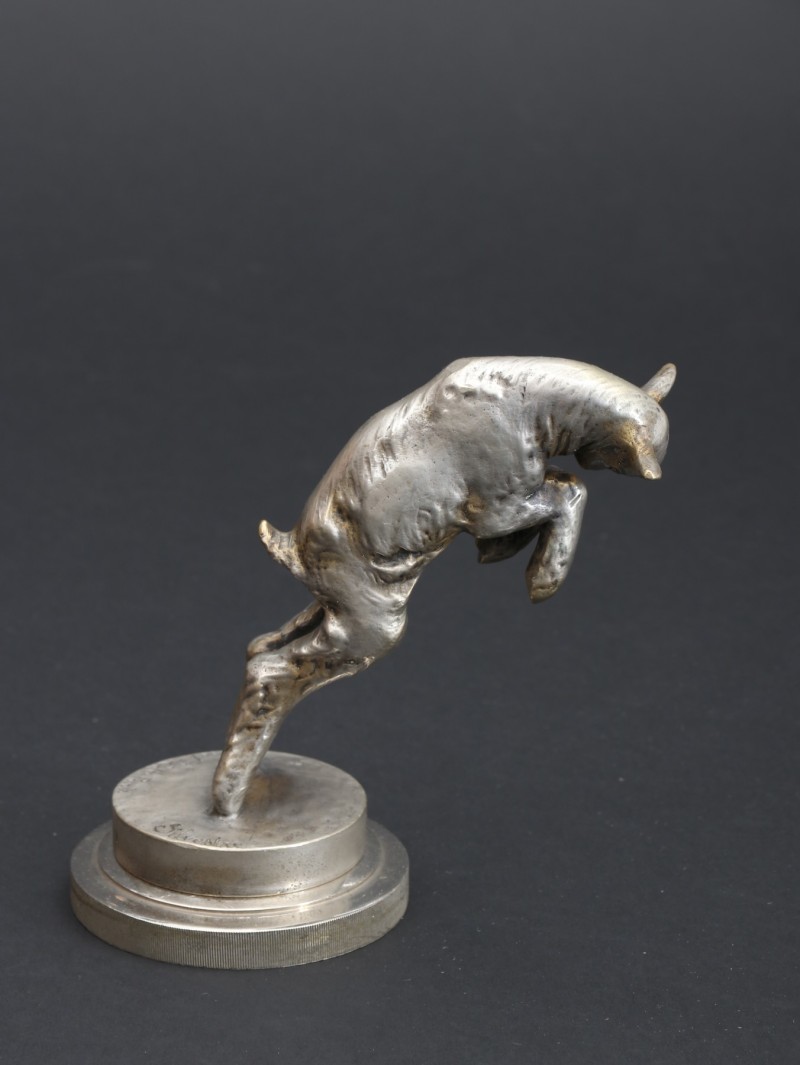 For sale: MASCOTTE BRONZE PATINE ARGENT LE CHEVREAU