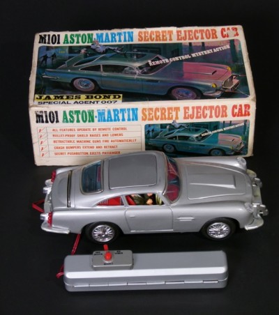For sale: JAMES BOND 007 ASTON MARTIN DB4 SECRET EJECT CAR  FILOGUIDE INCLUDE ORIGINAL BOX