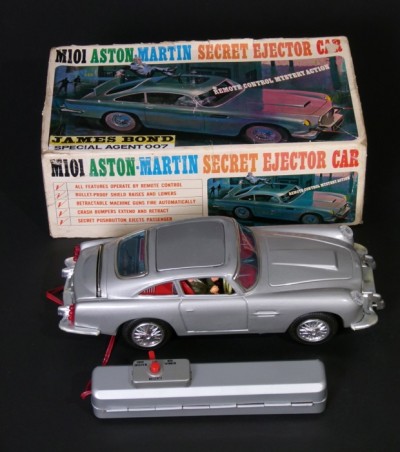 For sale: JAMES BOND 007 ASTON MARTIN DB4 SECRET EJECT CAR  FILOGUIDE INCLUDE ORIGINAL BOX